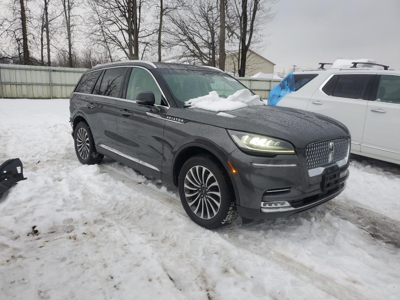 2020 Lincoln Aviator - Image 4