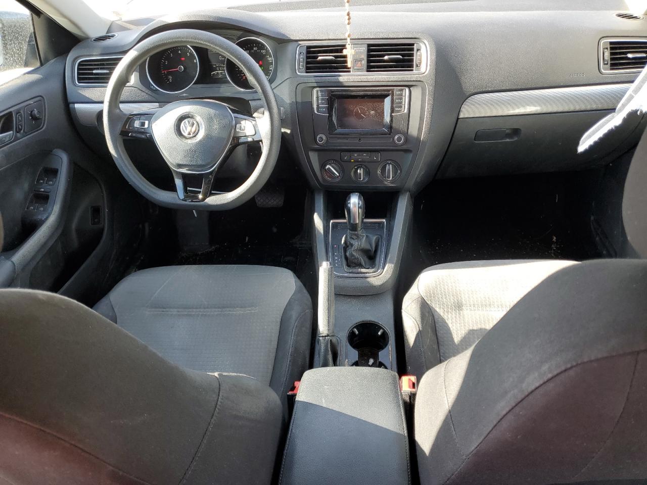 2017 Volkswagen Jetta - Image 8