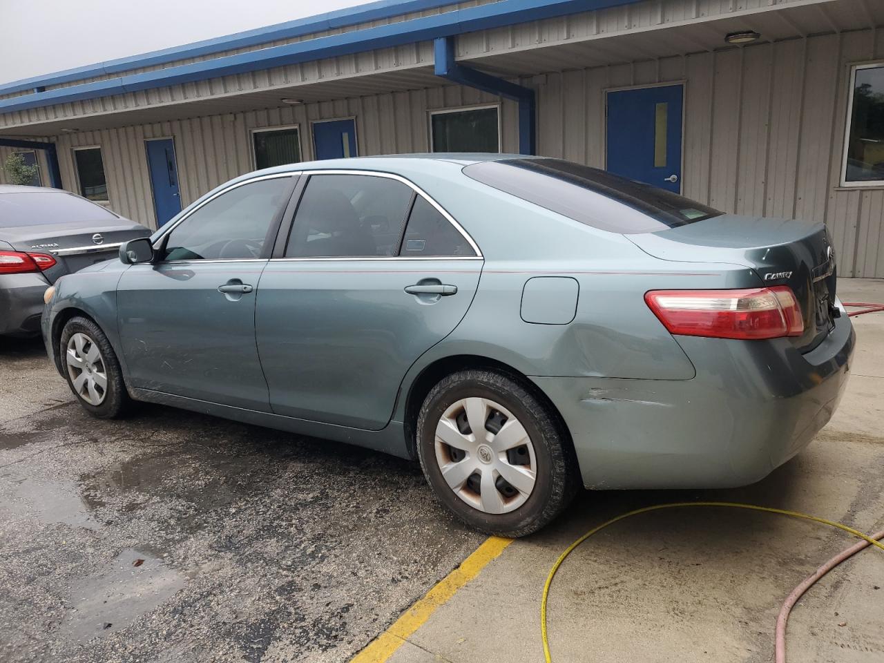 2009 Toyota Camry - Image 2