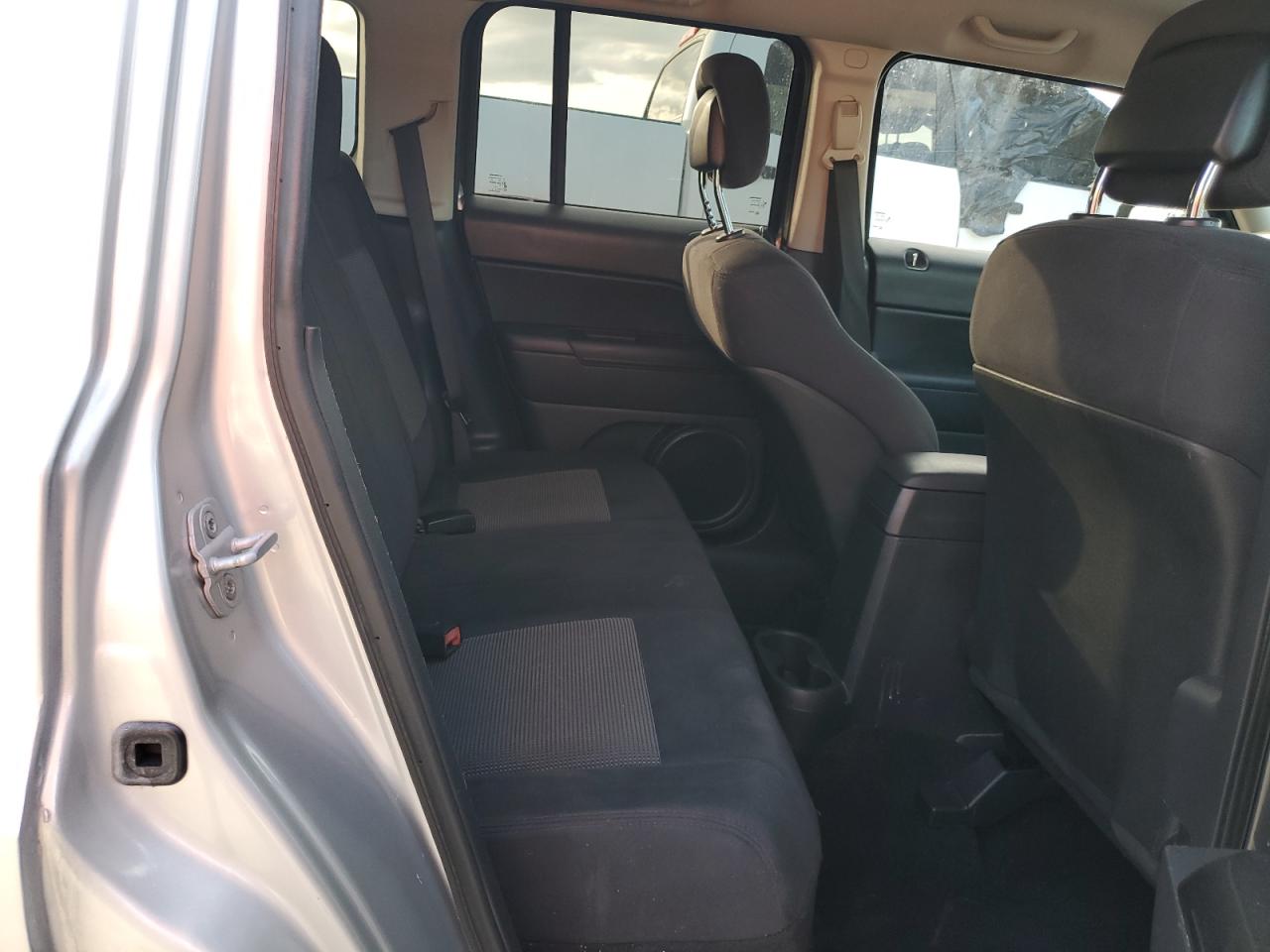 2011 Jeep Liberty (Patriot) - Image 11