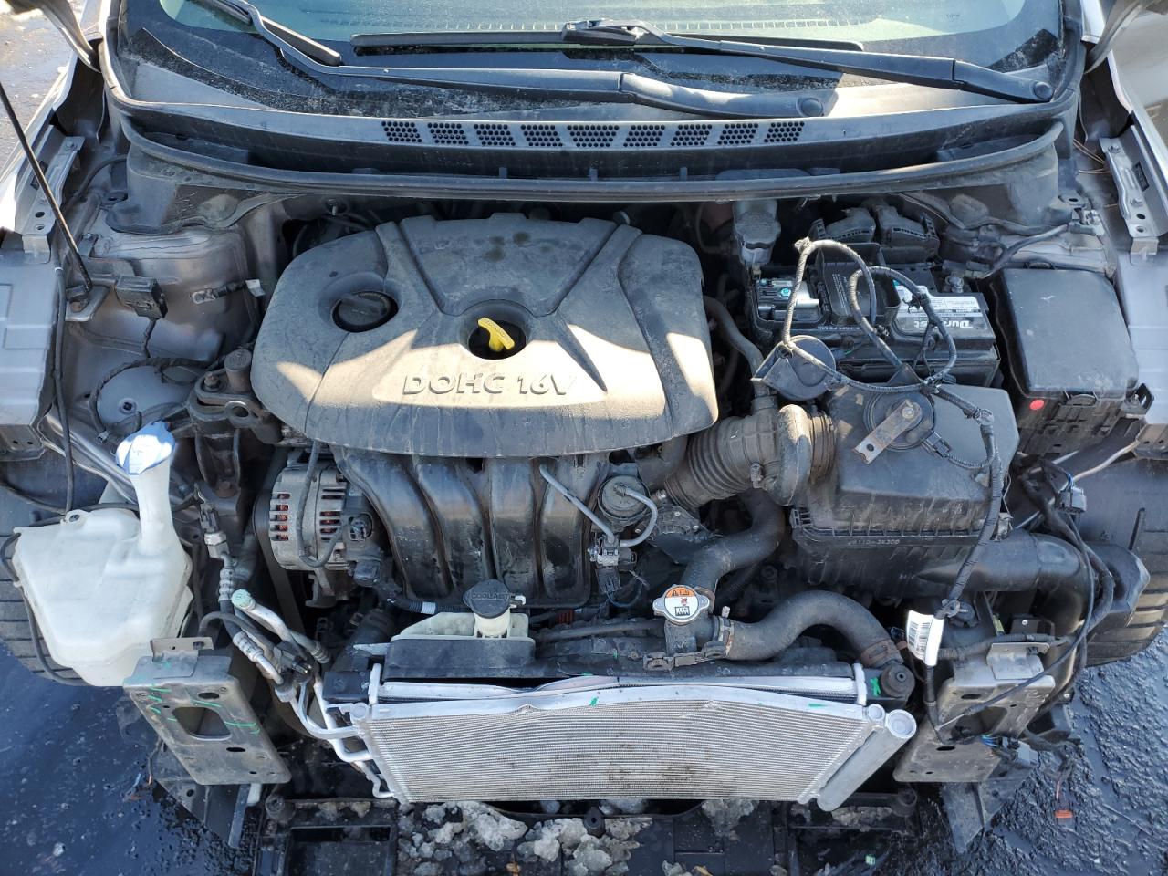 2016 Hyundai Elantra - Image 12