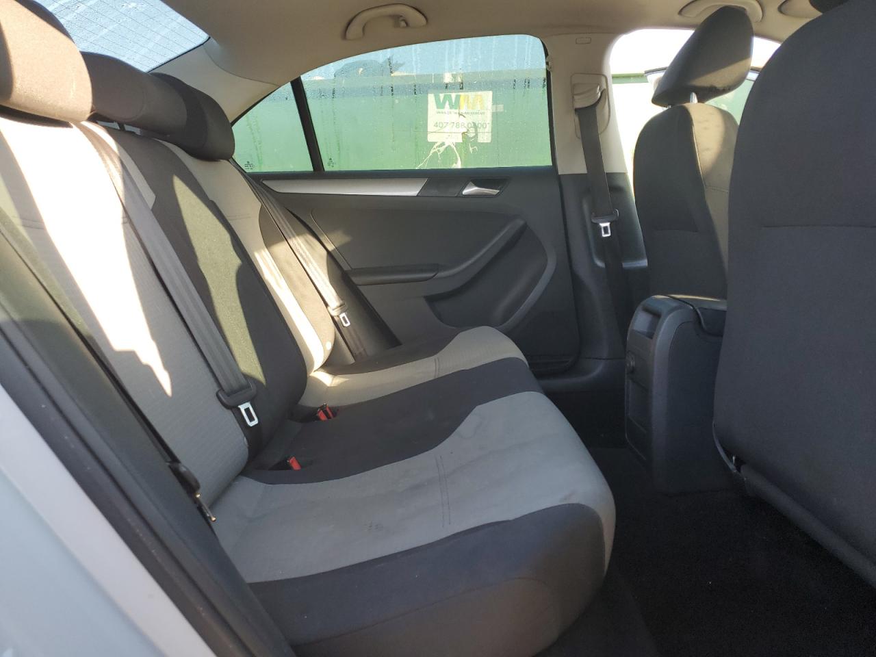 2017 Volkswagen Jetta - Image 10