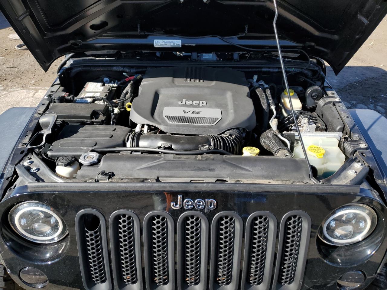 2016 Jeep Wrangler - Image 11