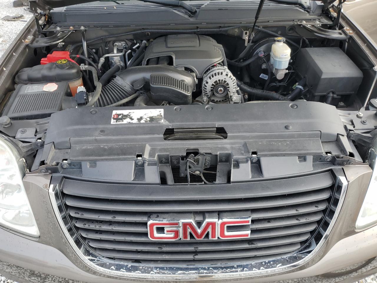 2013 GMC Yukon - Image 12