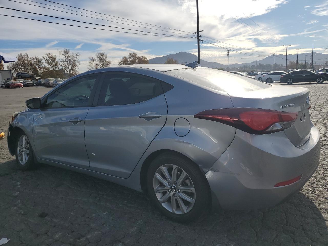 VIN 5NPDH4AE7GH666782 2016 HYUNDAI ELANTRA no.2