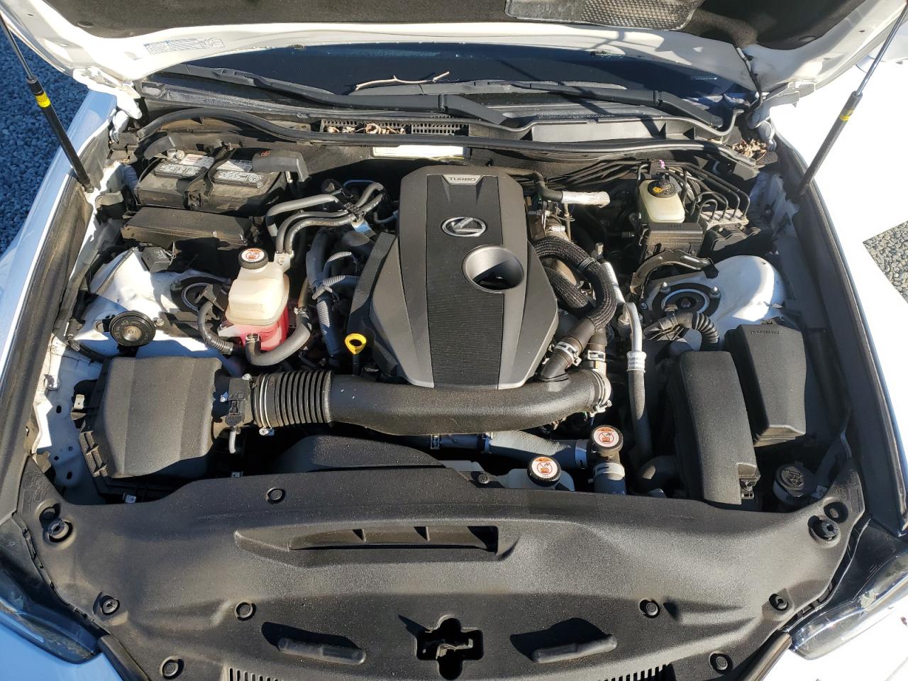 2017 Lexus IS - Image 11