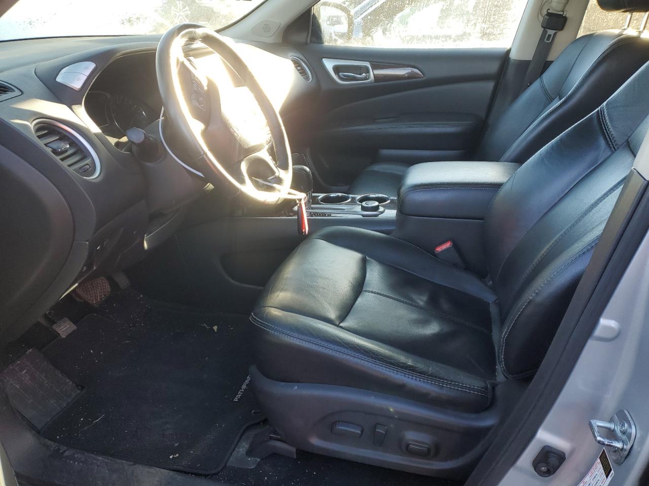 2014 Nissan Pathfinder - Image 7
