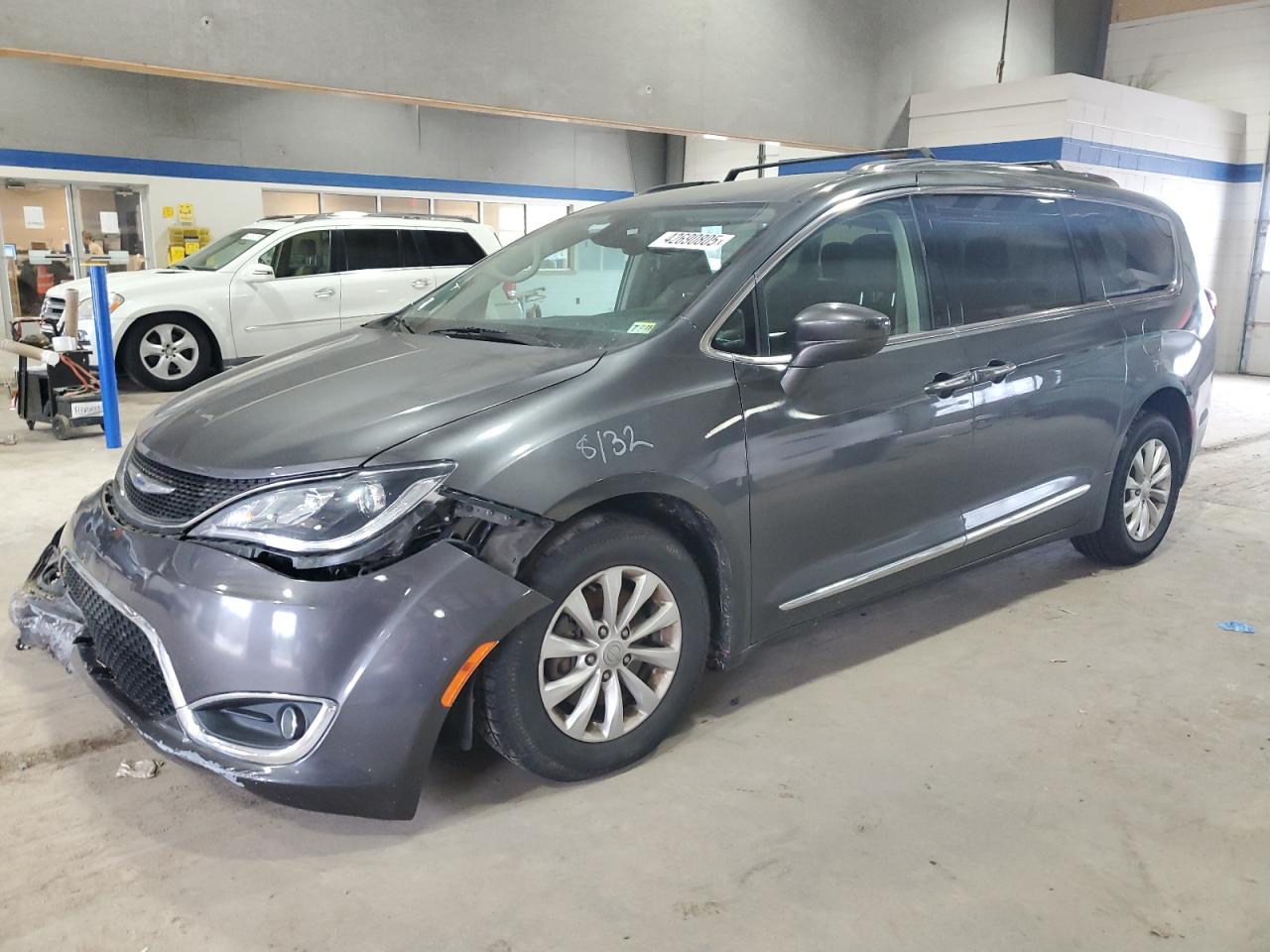 2019 Chrysler Pacifica - Image 1