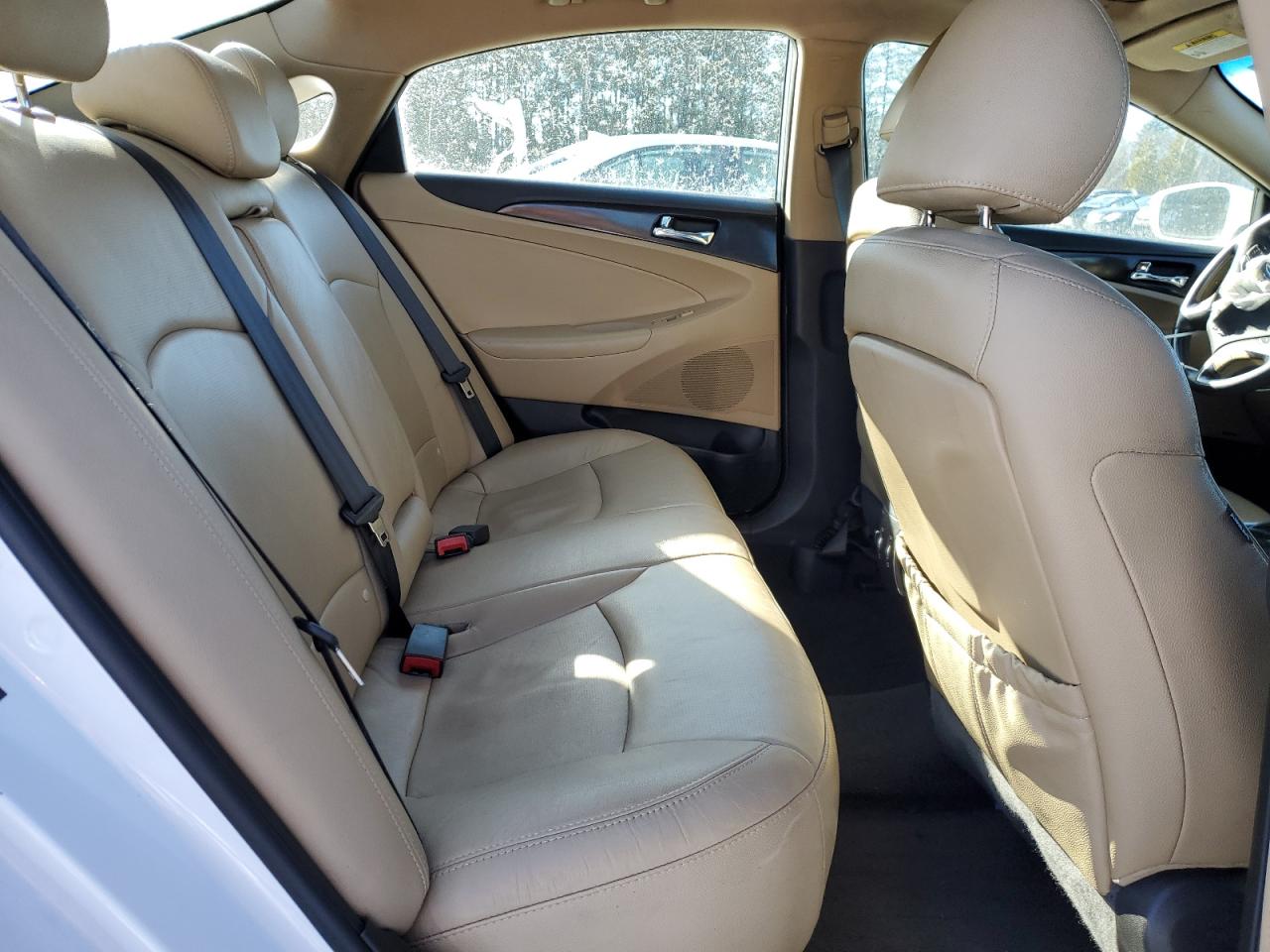 2012 Hyundai Sonata - Image 10
