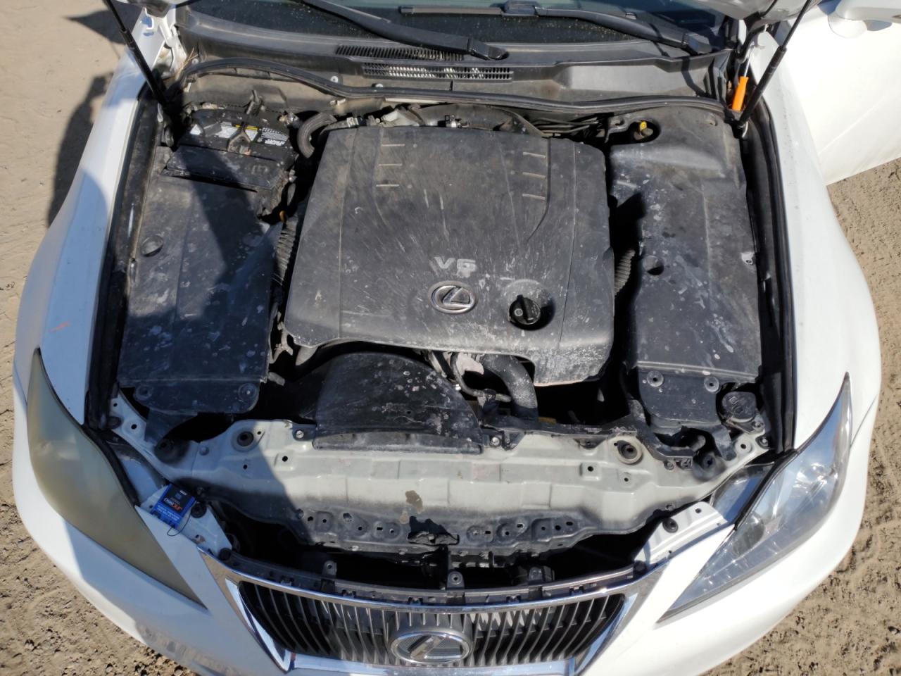 2012 Lexus IS - Image 11