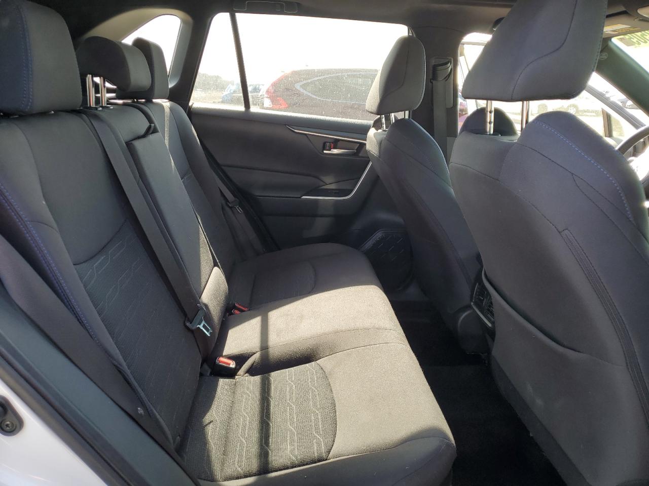 2023 Toyota RAV 4 - Image 11