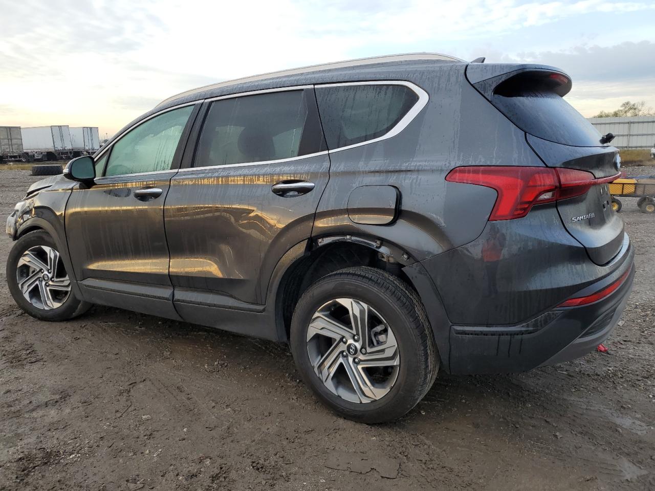 2023 Hyundai Santa Fe - Image 2
