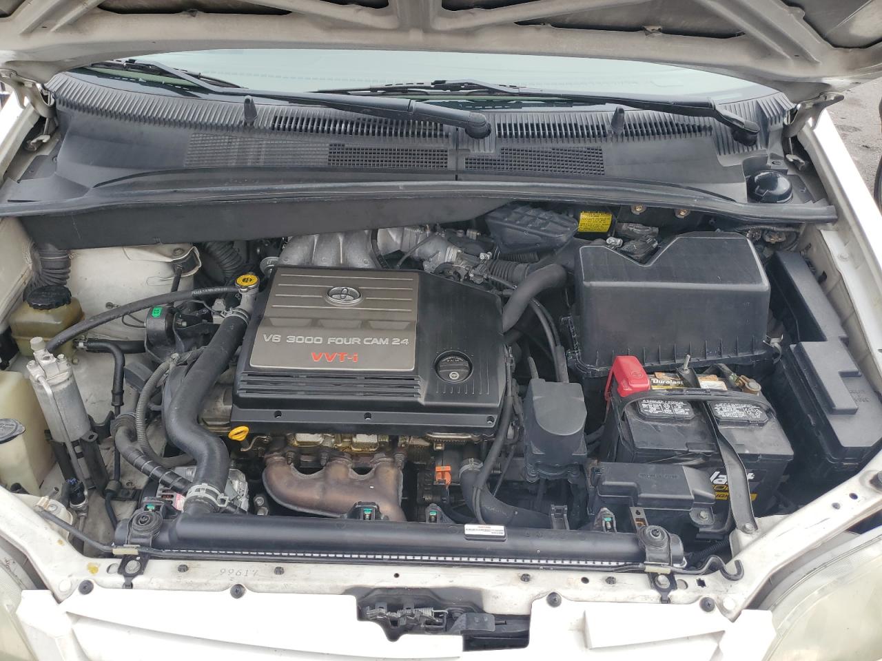 2002 Toyota Sienna - Image 12
