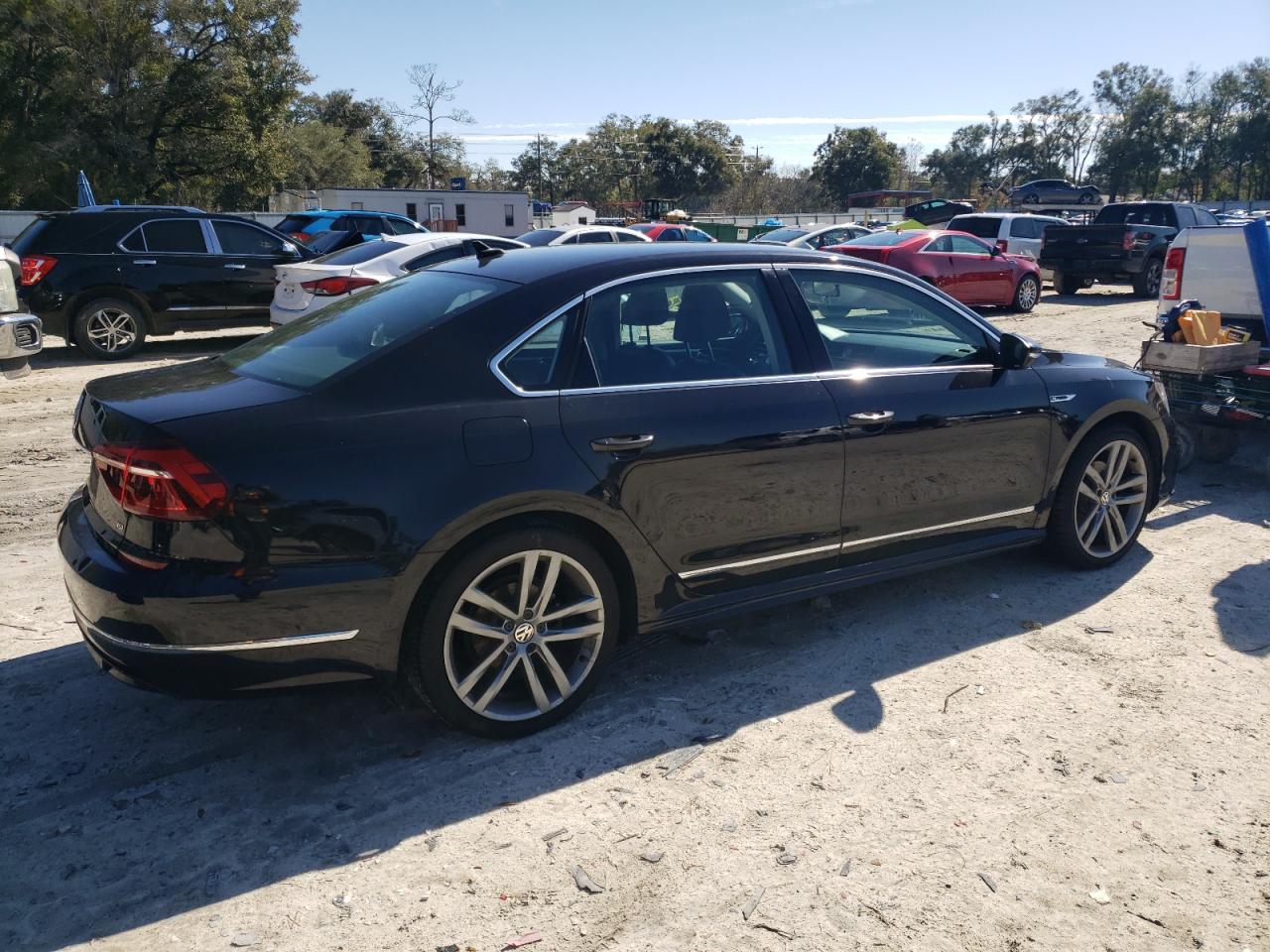 2017 Volkswagen Passat - Image 3