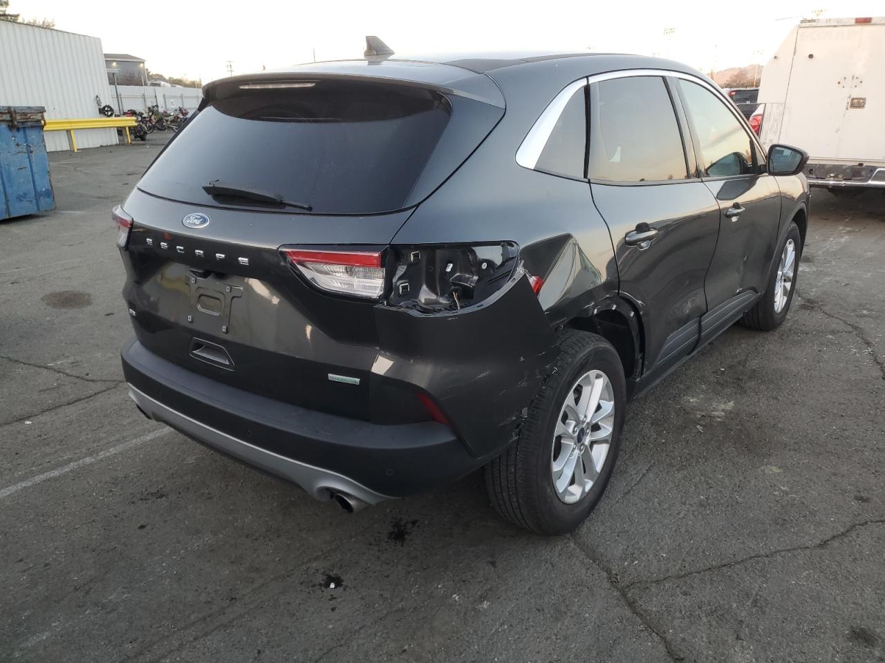 2020 Ford Escape - Image 3