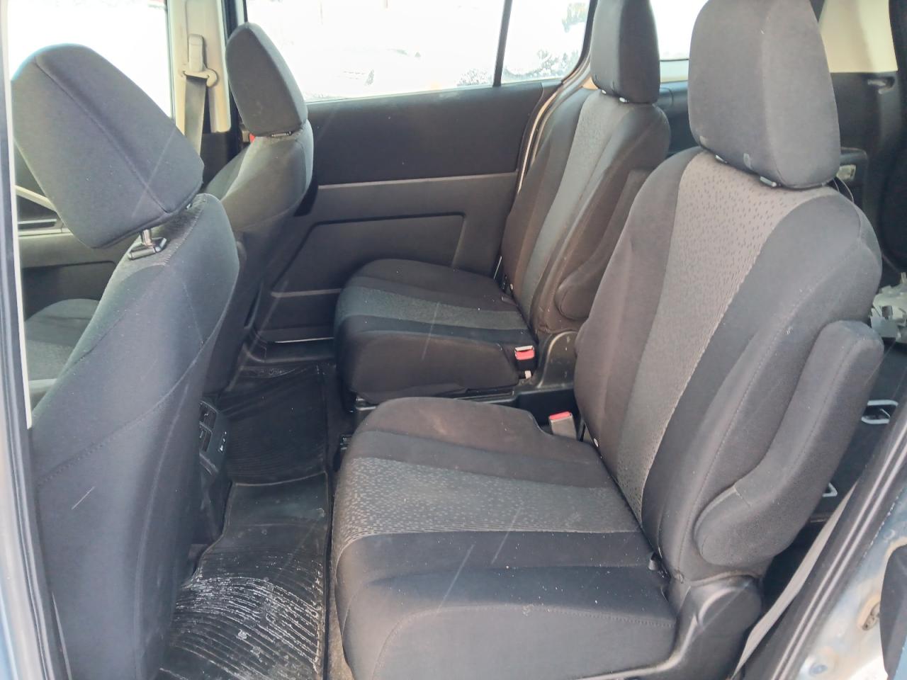 2012 Mazda 5 - Image 10