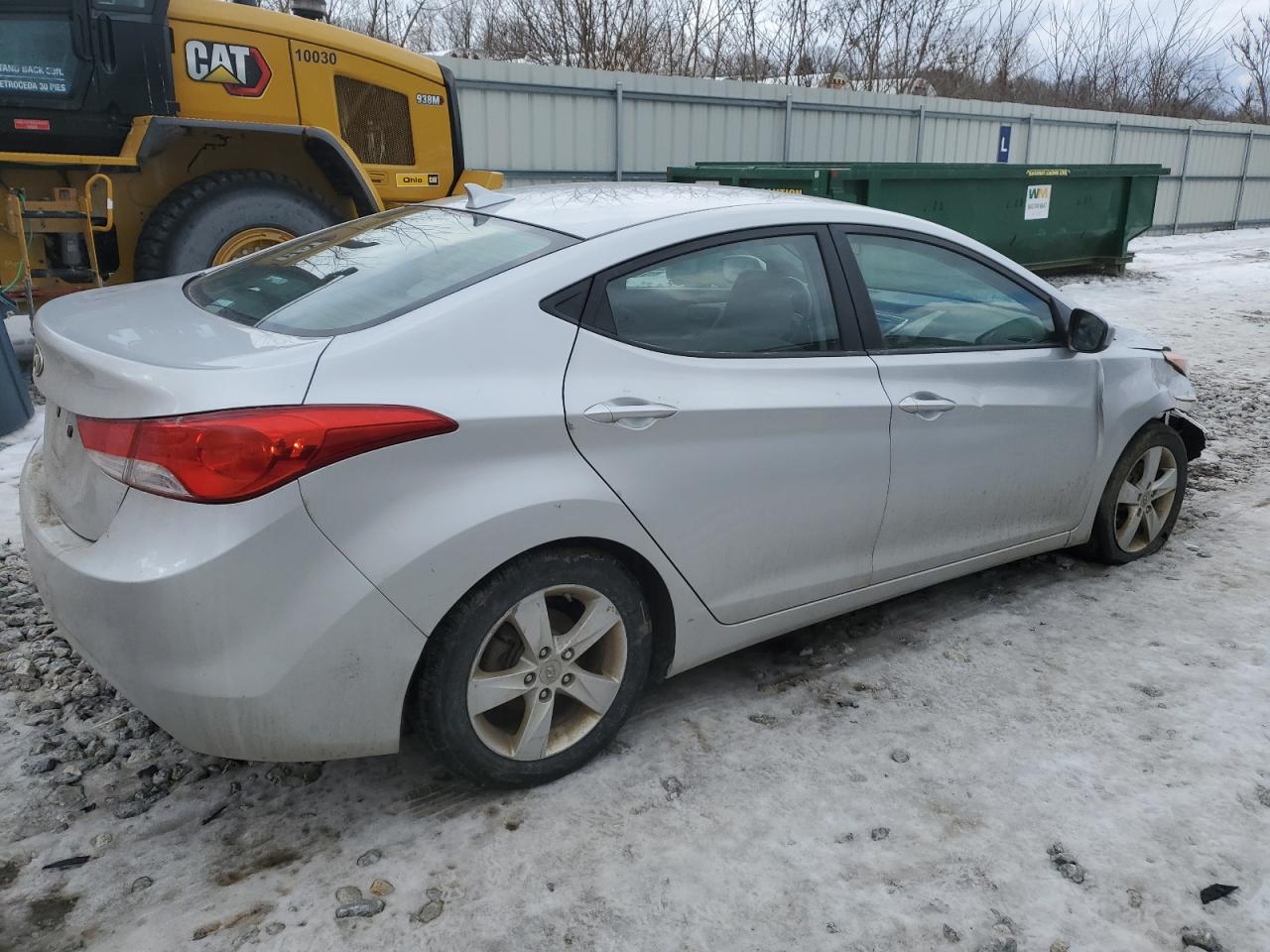 2012 Hyundai Elantra - Image 3