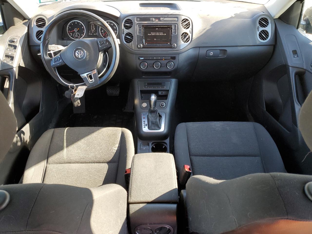 2018 Volkswagen Tiguan - Image 8