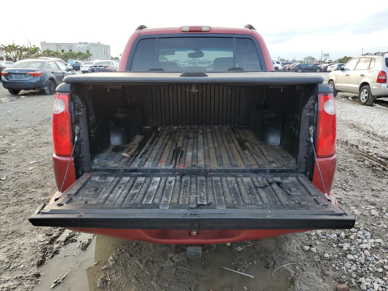 2004 Ford Explorer - Image 6