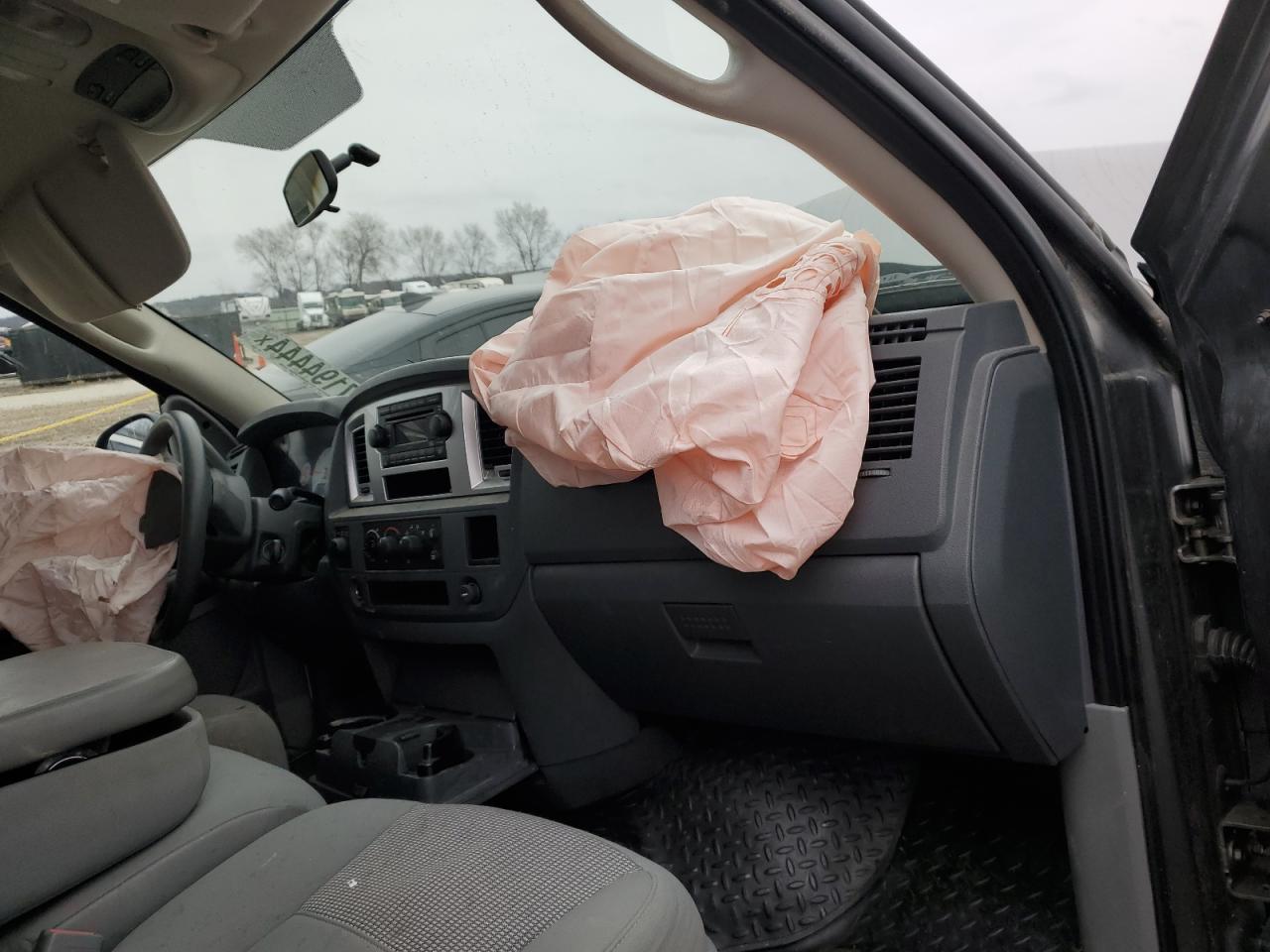 2007 Dodge RAM - Image 8