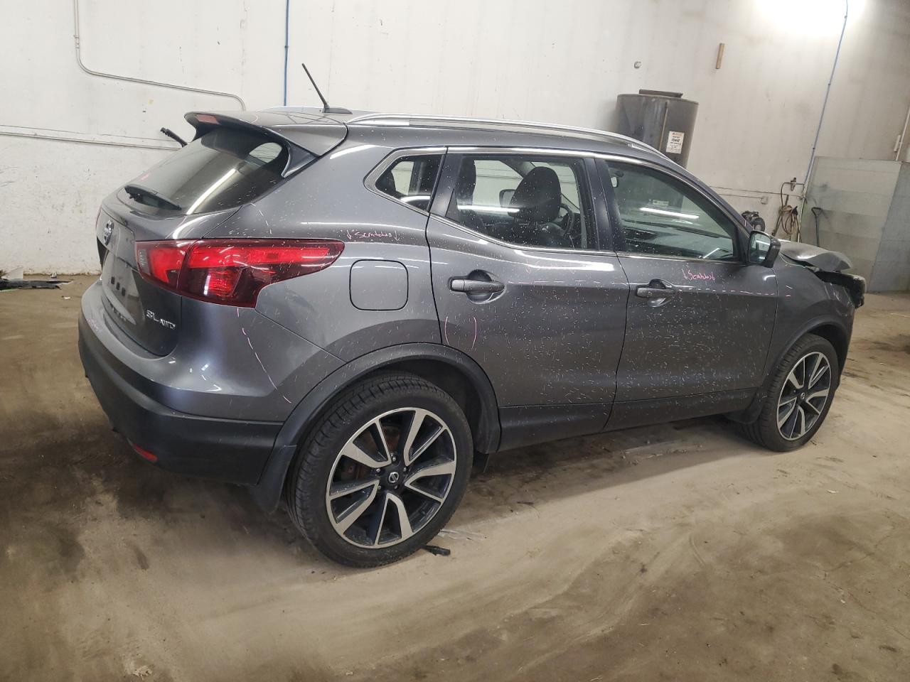 2018 Nissan Rogue - Image 3