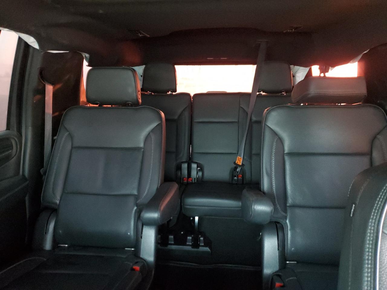 2022 GMC Yukon - Image 10