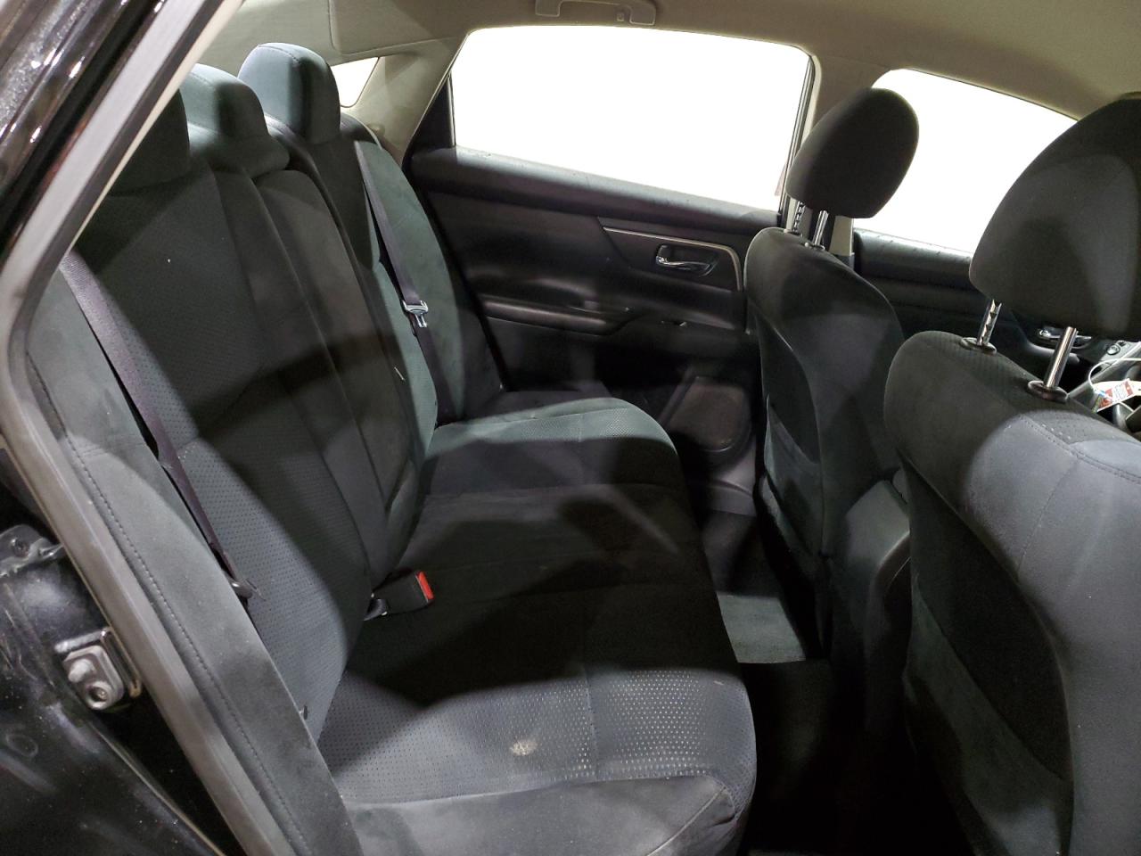 2015 Nissan Altima - Image 10