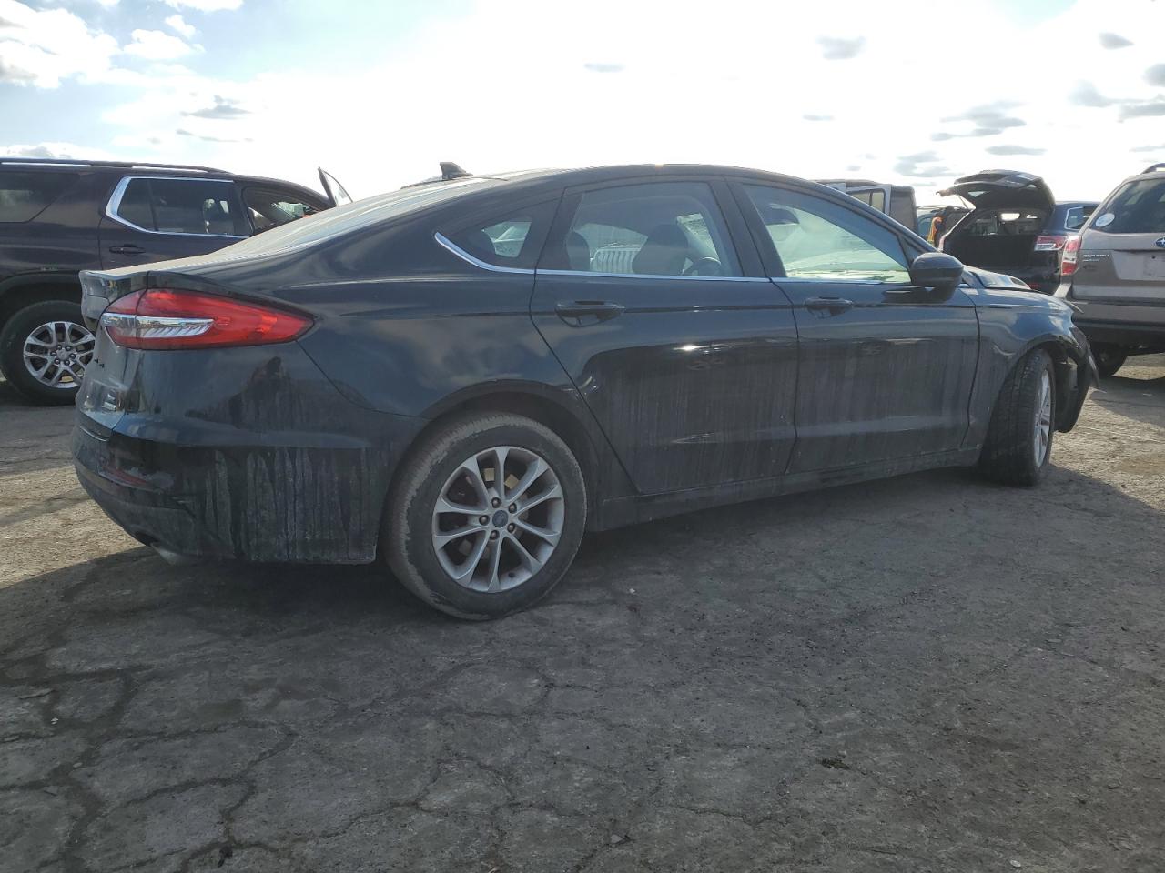 2020 Ford Fusion - Image 3