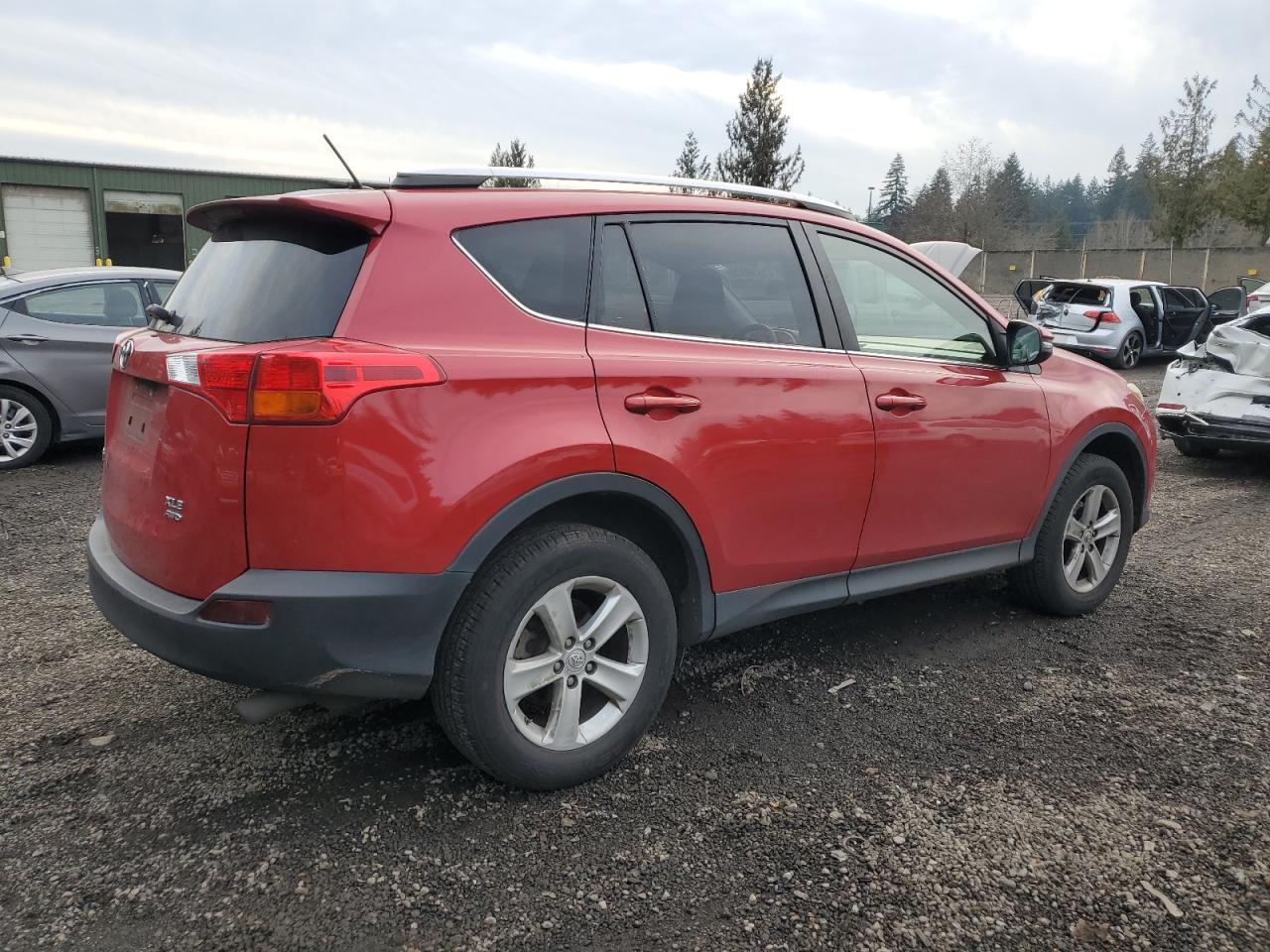 VIN JTMRFREVXDD006868 2013 TOYOTA RAV4 no.3