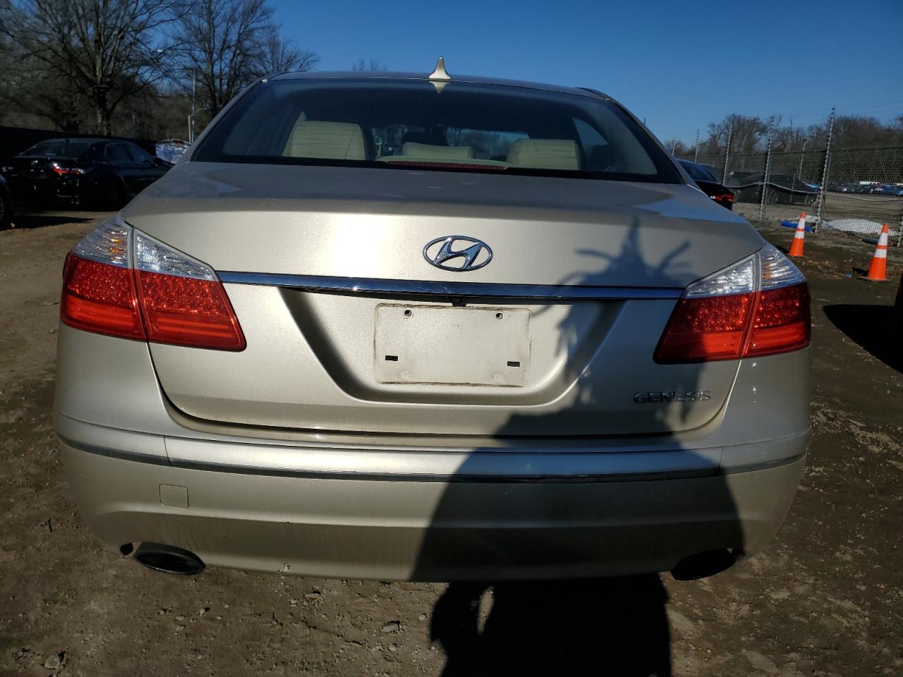 2010 Hyundai Genesis - Image 6