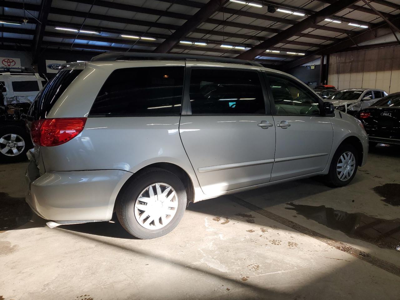 2006 Toyota Sienna - Image 3