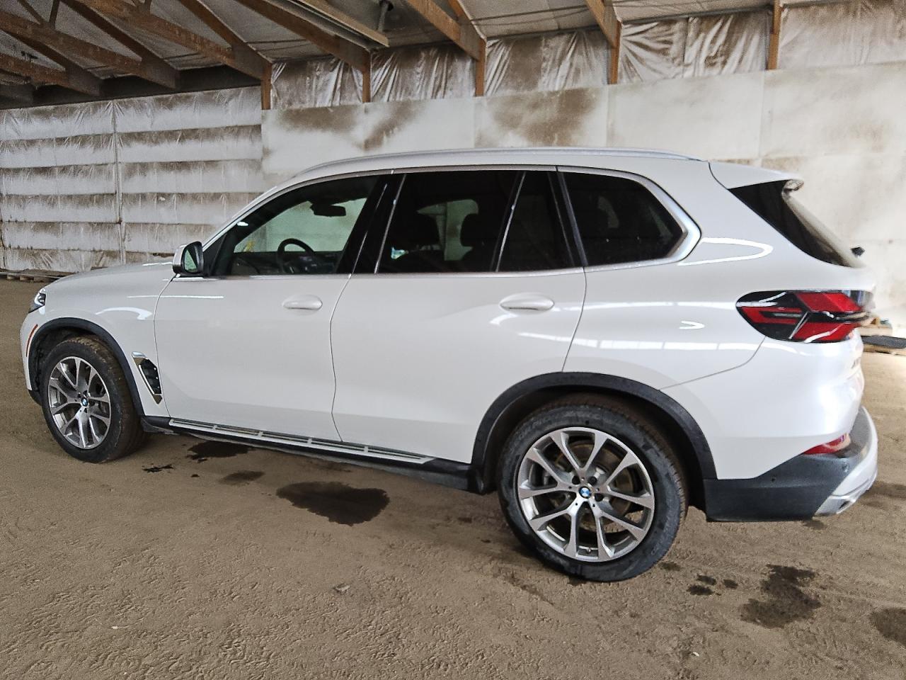 VIN 5UX23EU08R9U20992 2024 BMW X5 no.2