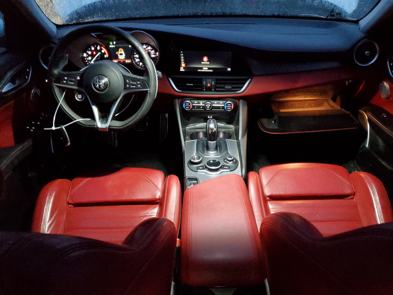 2018 Alfa Romeo Giulia - Image 8
