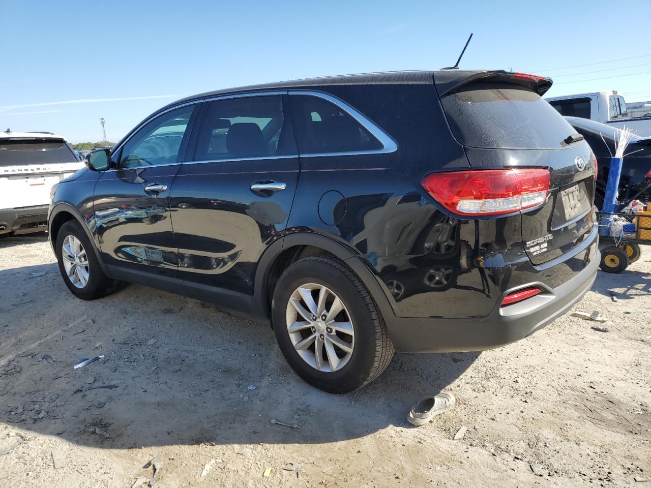 2016 Kia Sorento - Image 2
