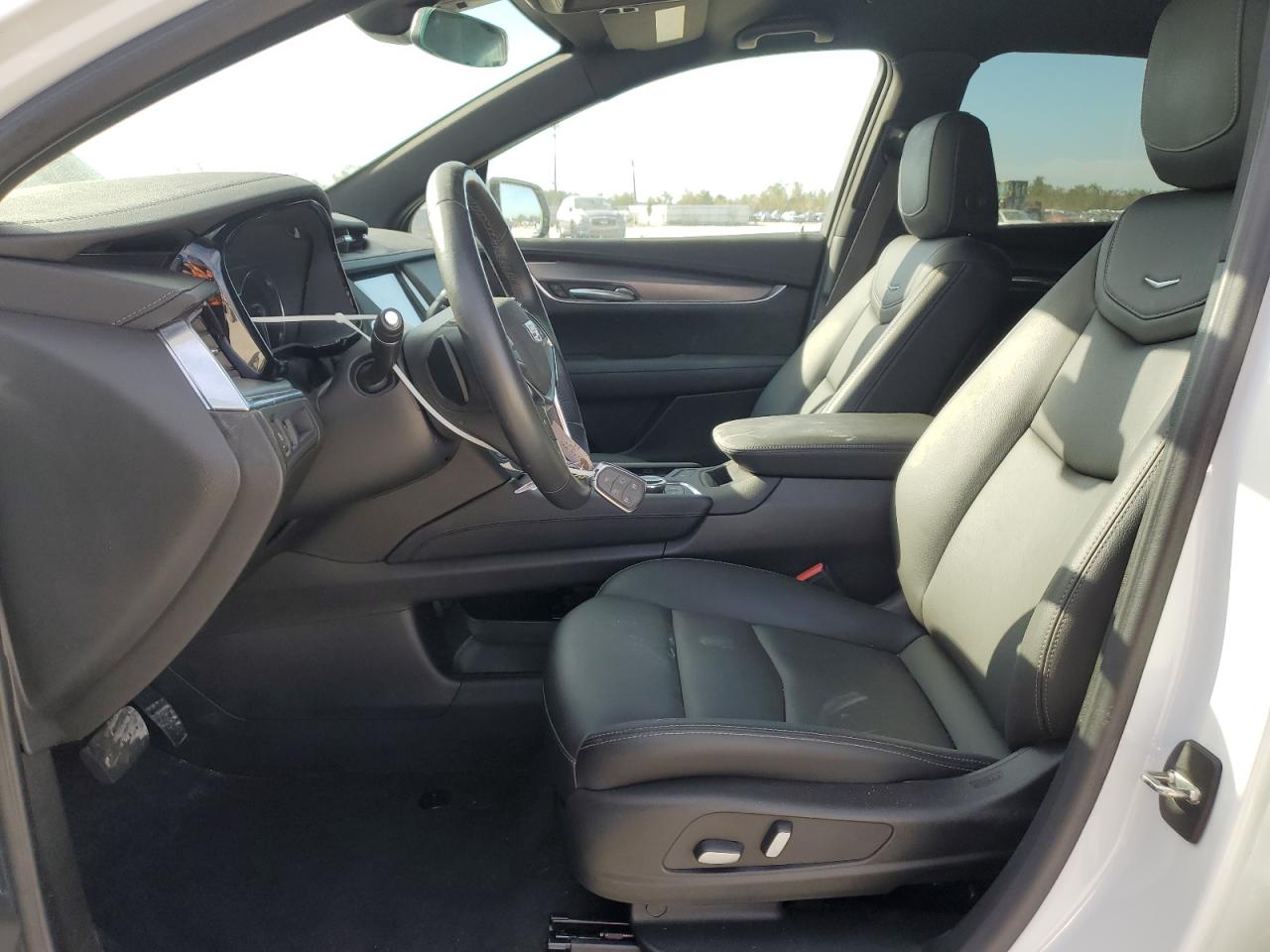 2022 Cadillac XT5 - Image 7