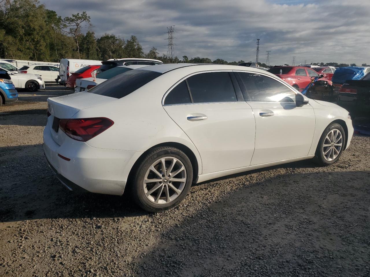 2019 Mercedes-Benz A-klasse - Image 3