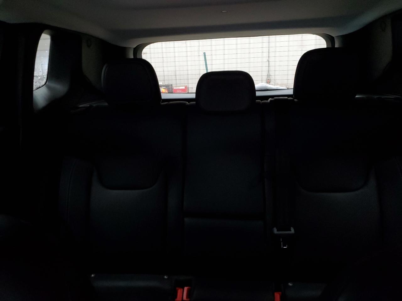 2018 Jeep Renegade - Image 10