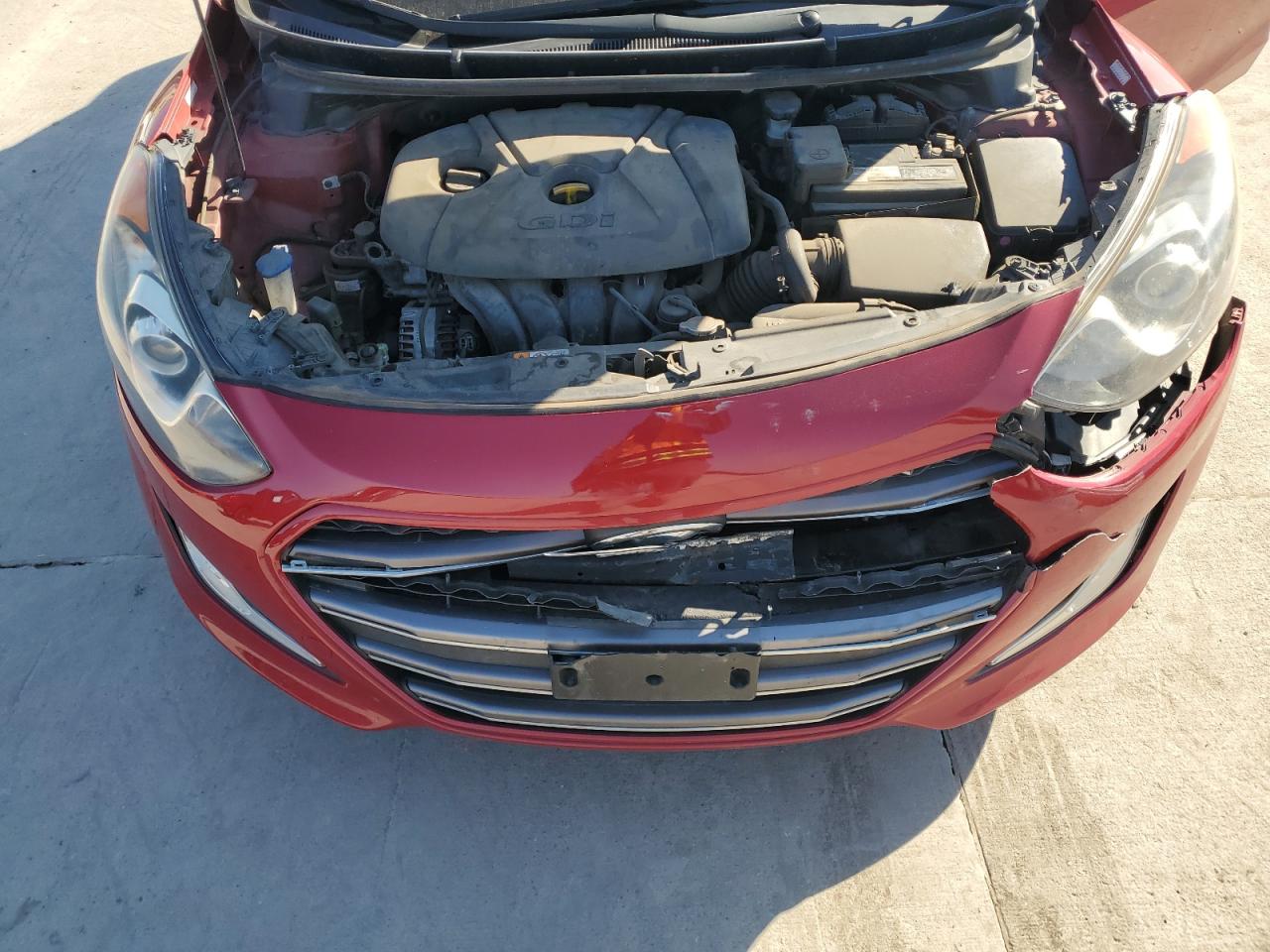2016 Hyundai Elantra - Image 11