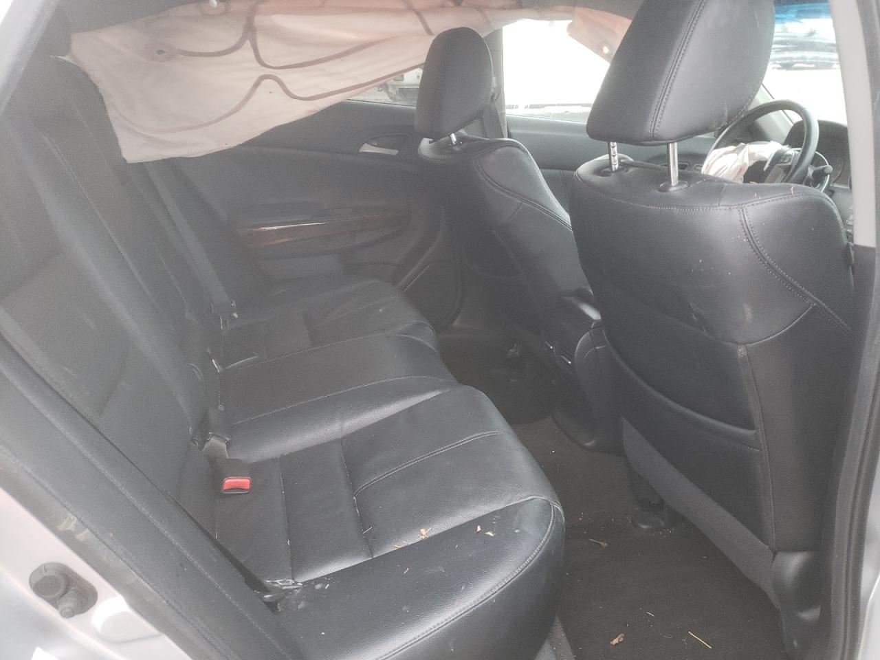 2010 Honda Accord - Image 12