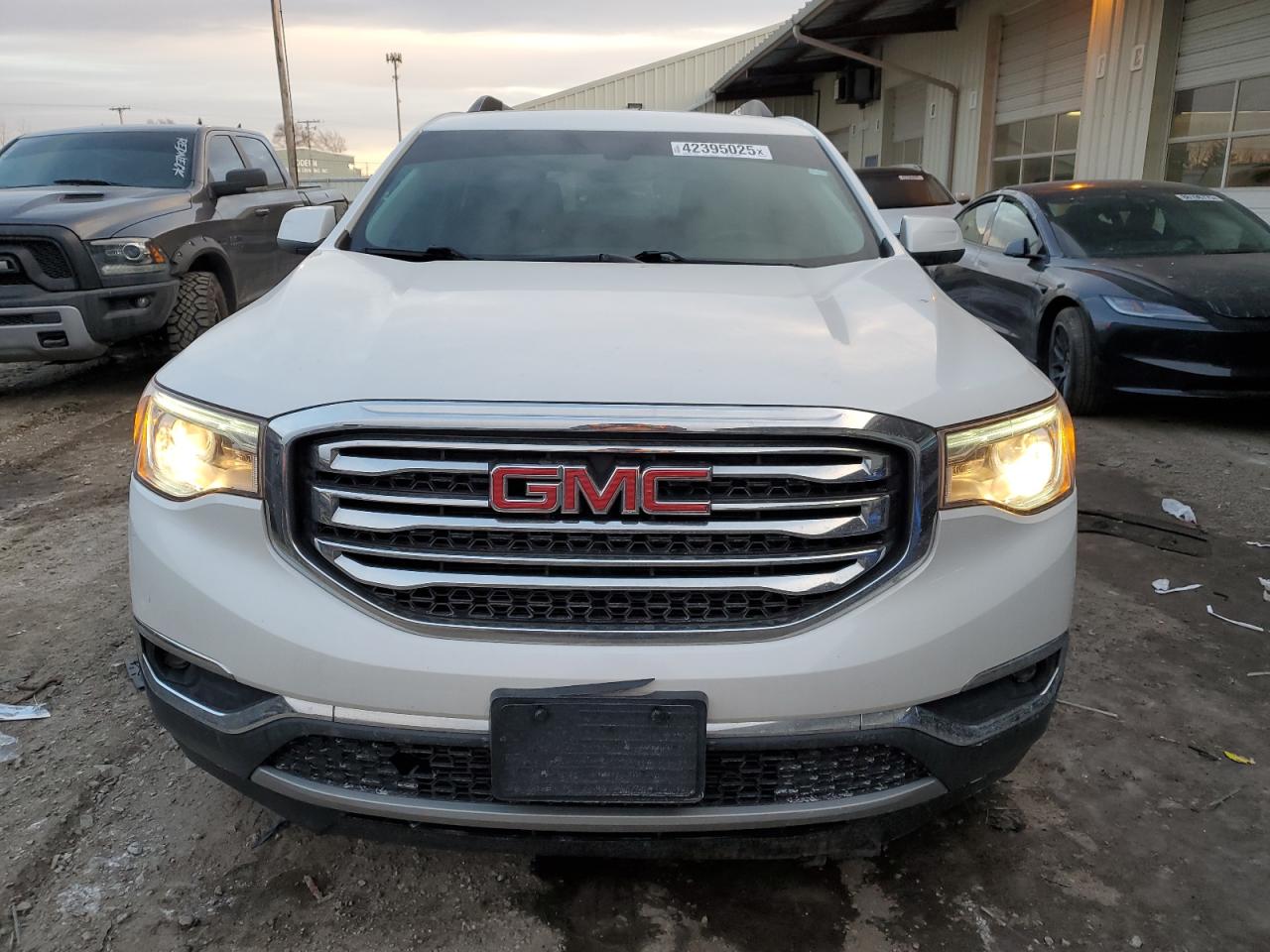 2017 GMC Acadia - Image 5