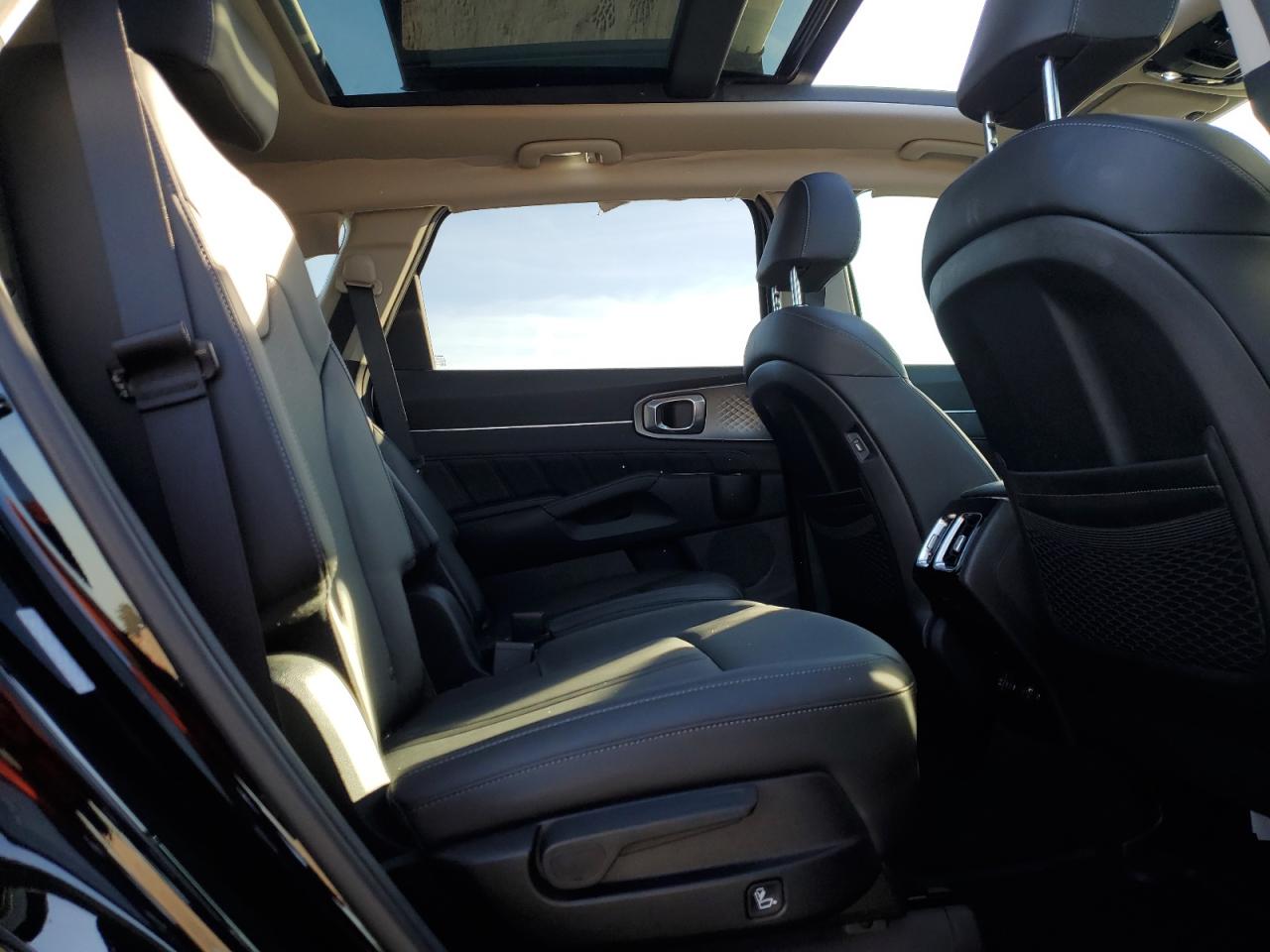 2023 Kia Sorento - Image 11