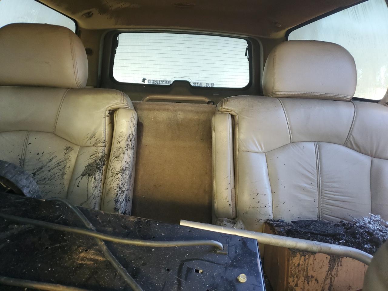 2002 Chevrolet Suburban - Image 10