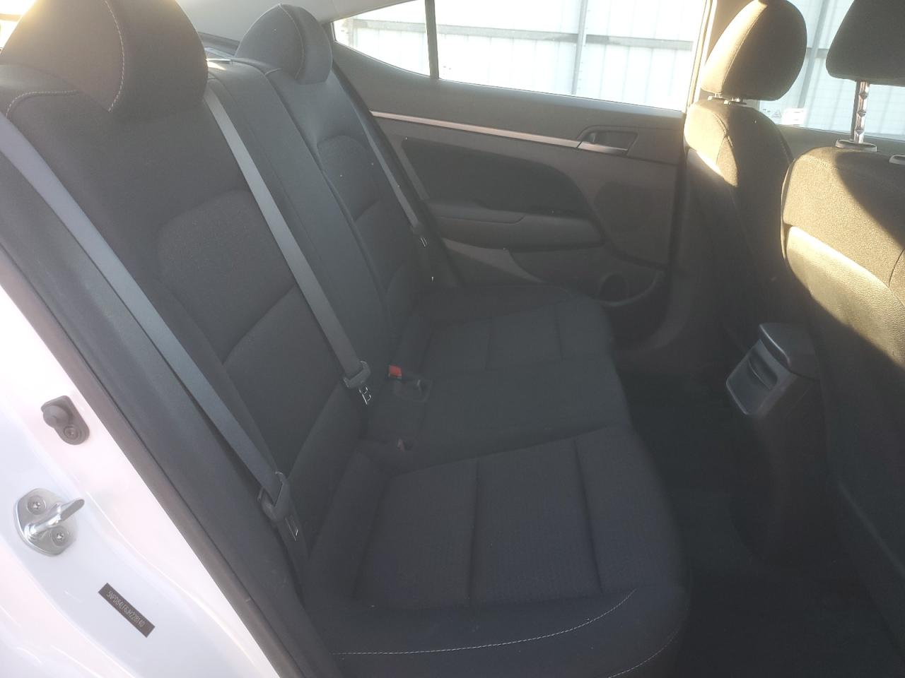 2018 Hyundai Elantra - Image 10
