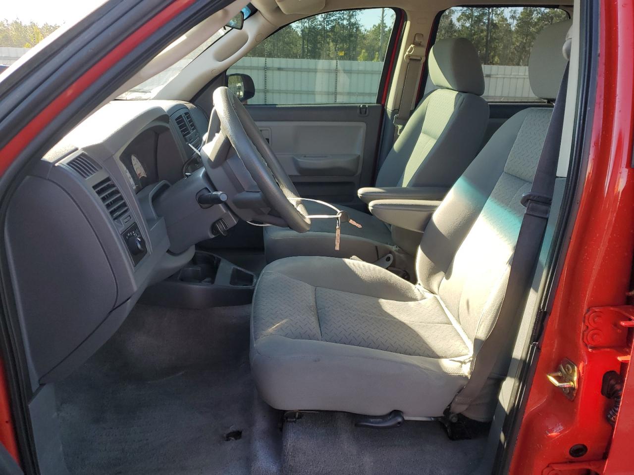 2007 Dodge Dakota - Image 7