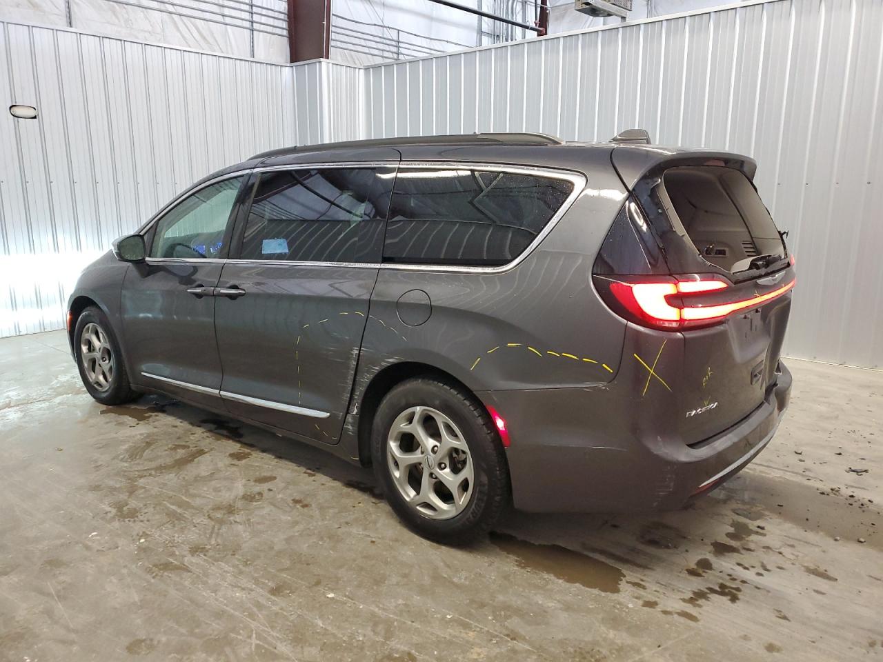 2022 Chrysler Pacifica - Image 2