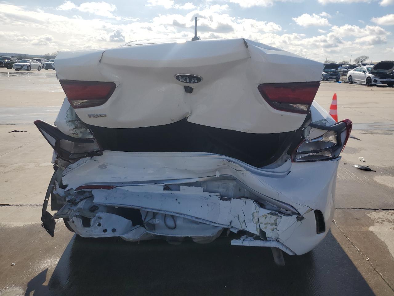 2021 Kia Rio - Image 6