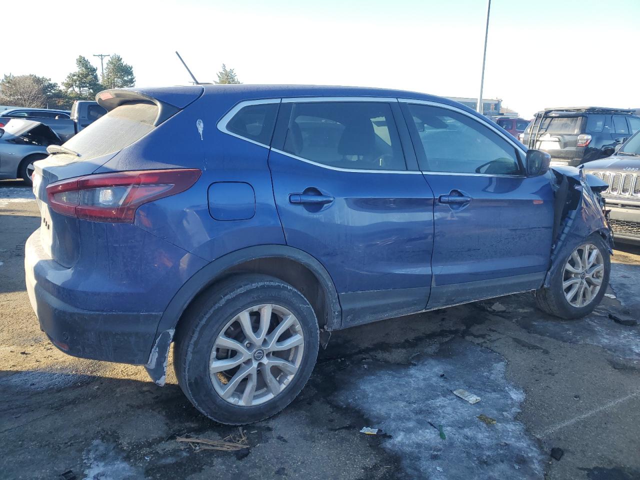 2021 Nissan Rogue - Image 3