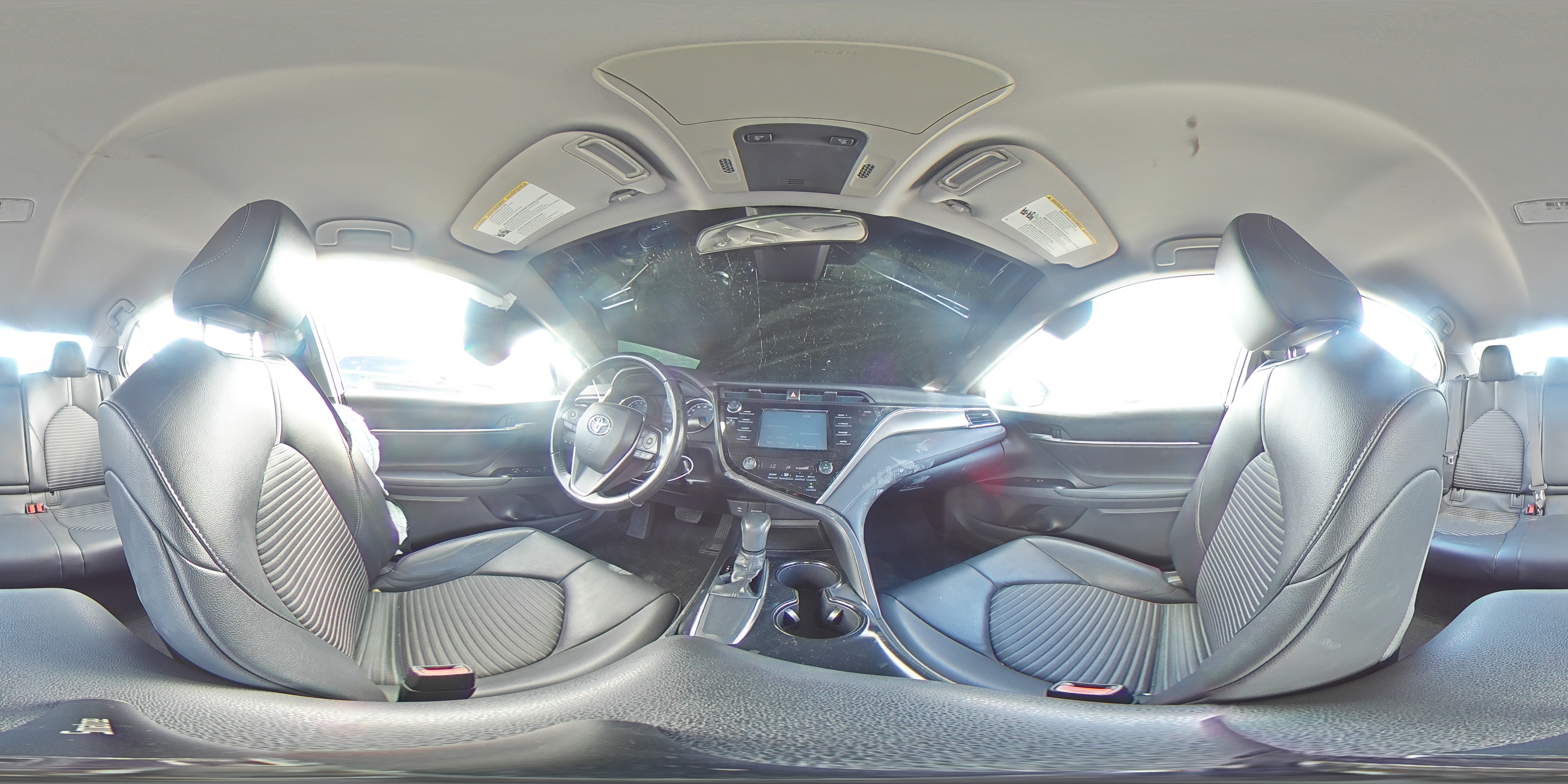 2018 Toyota Camry - Image 14