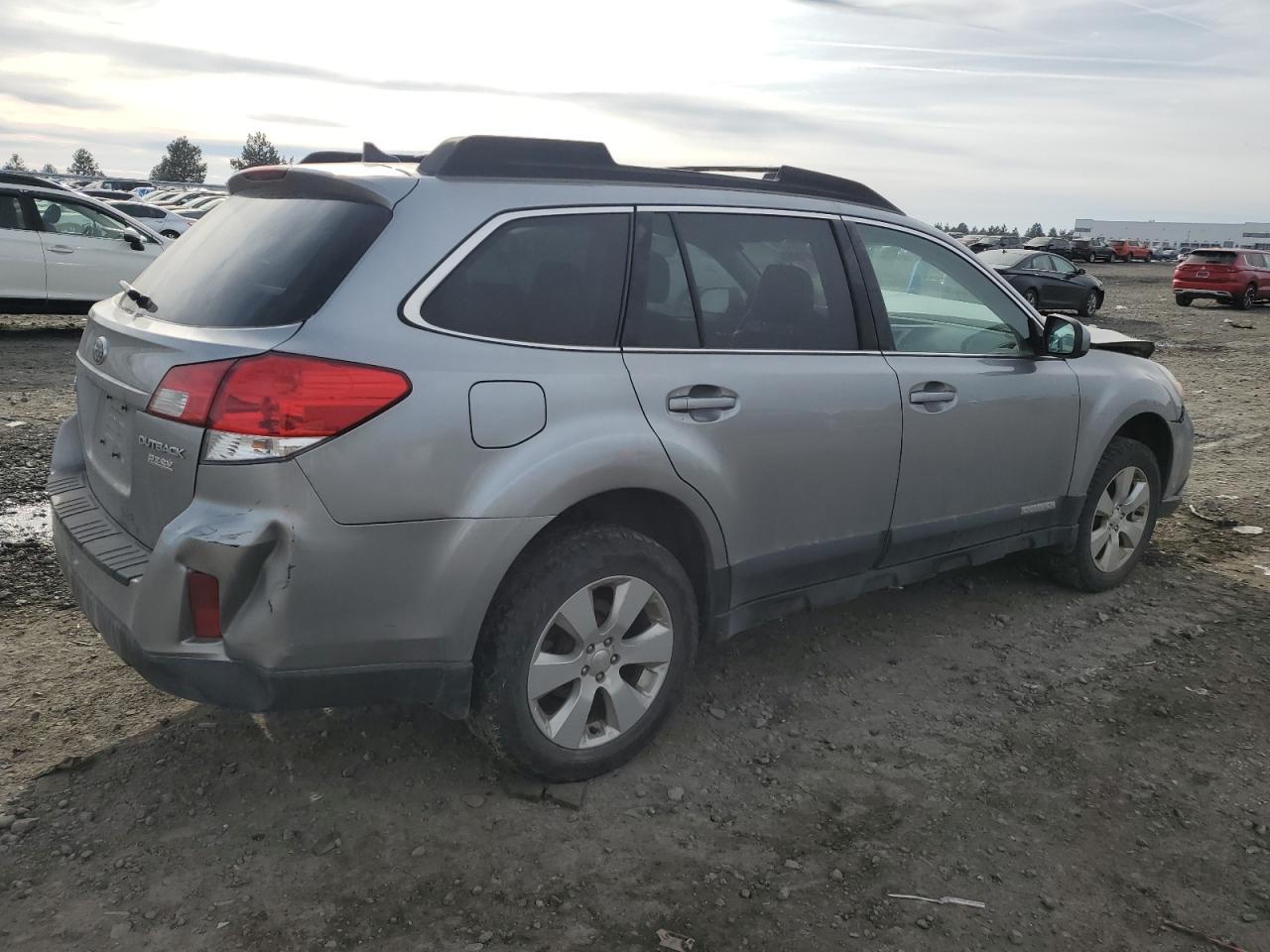 2011 Subaru Outback - Image 3