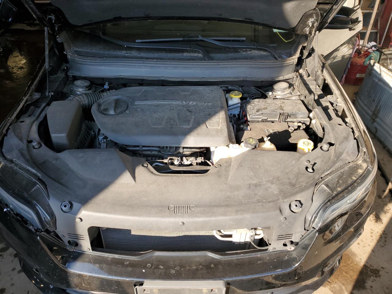 2019 Jeep Grand Cherokee - Image 12